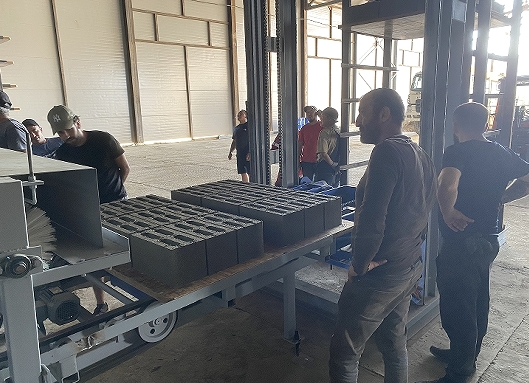 UNIK запускає повністю автоматичну машинну лінію для виготовлення бетонних блоків на Далекому Сході Росії