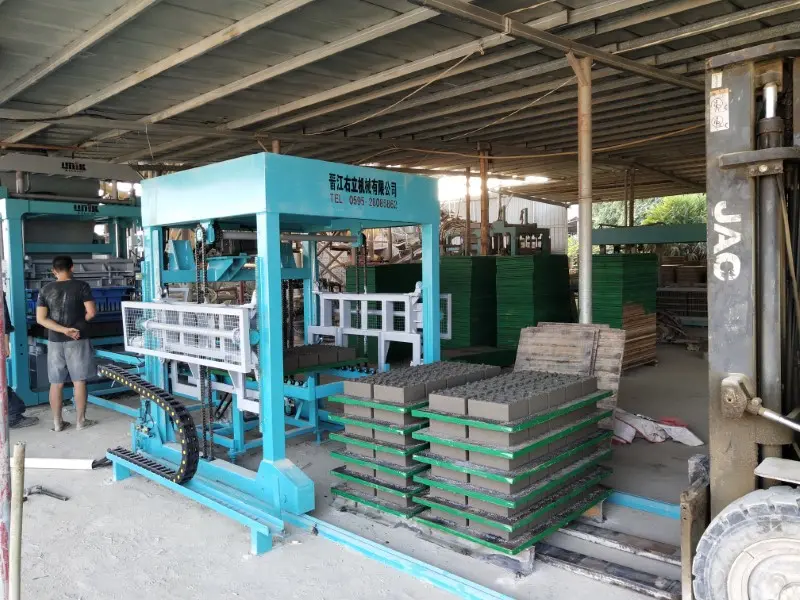 Як вибрати правильну машину для виробництва цементних блоків для вашого бізнесу?