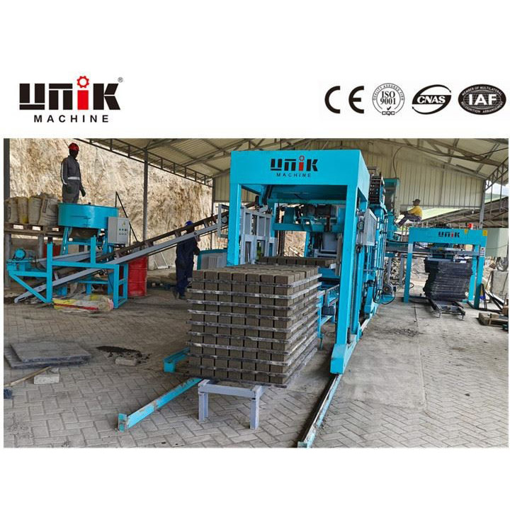 Машина для виготовлення блоків із стисненої землі