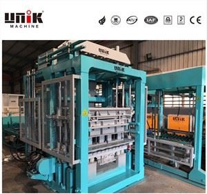 Гідравлічна машина для виготовлення блоків асфальтоукладальників