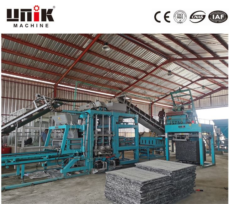 Гідравлічний прес для бетонних блоків