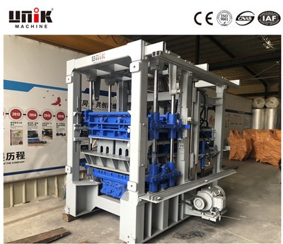 Напівавтоматична машина для виготовлення пустотілих блоків